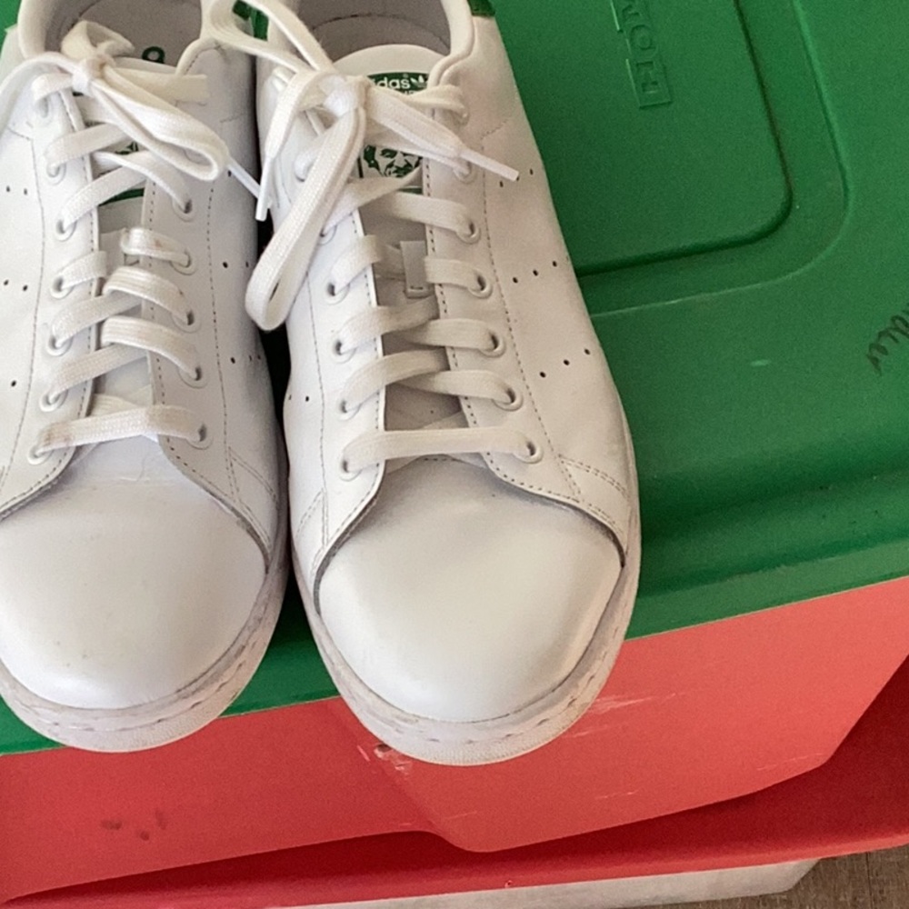 Adidas Classic White and Green Shoes - Picture 10 of 10